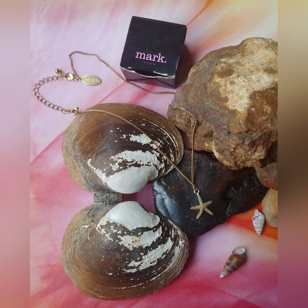 Mark By Avon 2007 Gold Starfish Charm Necklace | Summer